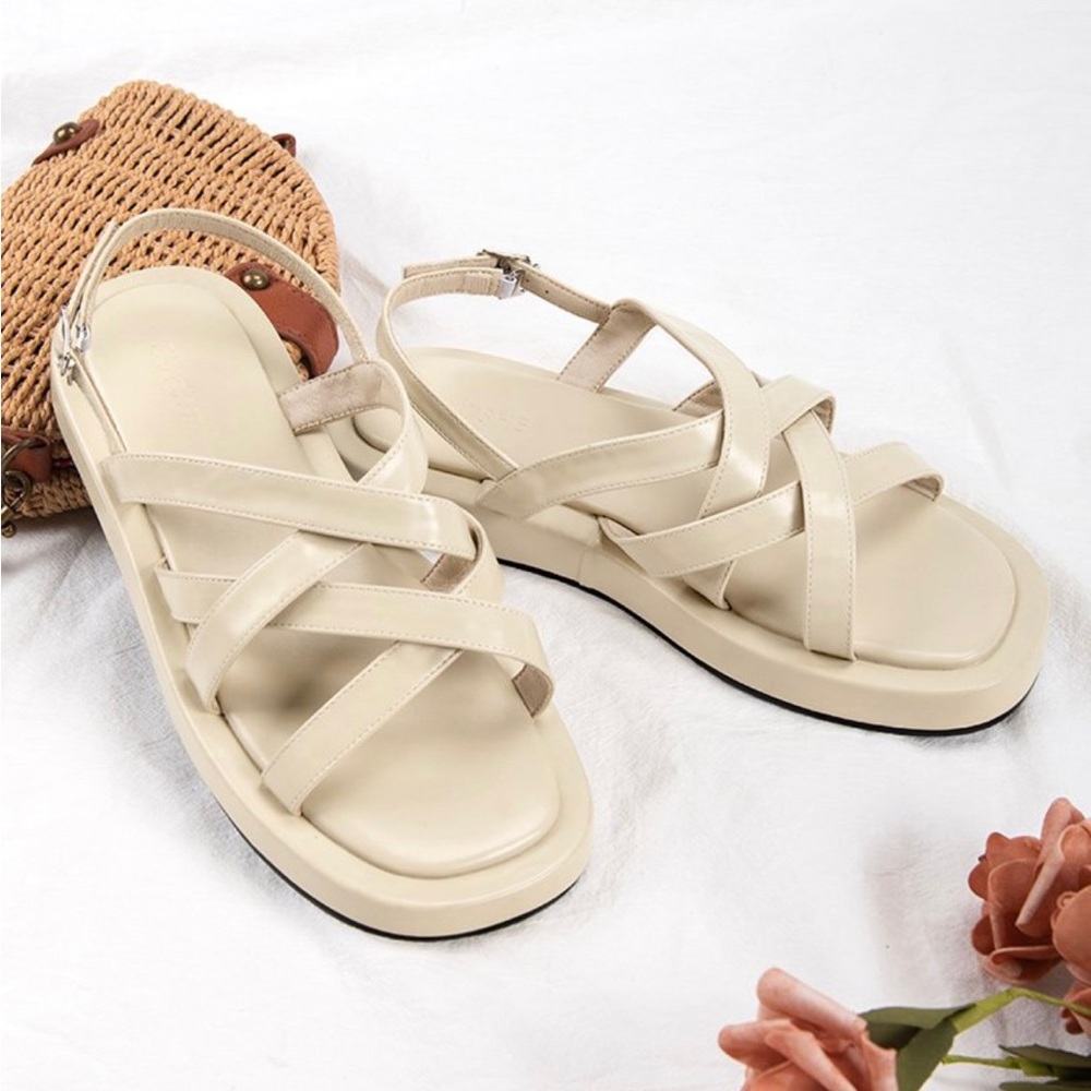 Cream sandals from Cupshe.